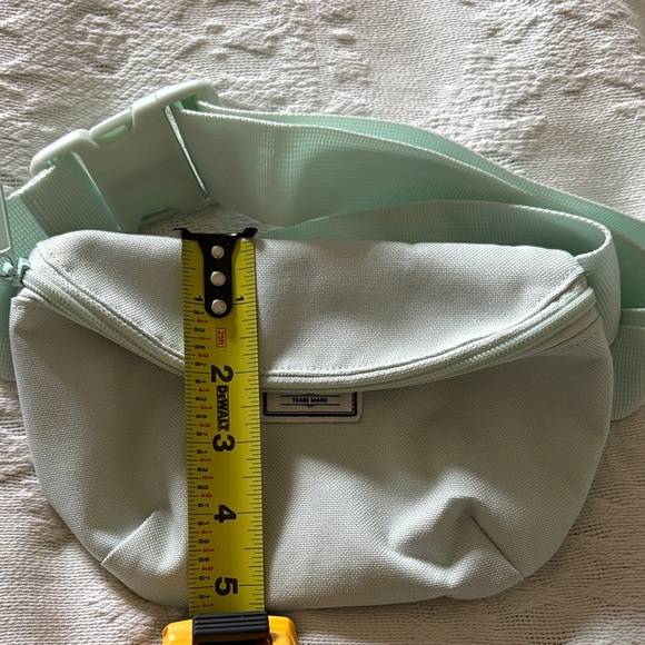 Mint Green Herschel Waist Bag Crossbody Unisex Gently Loved - Picture 4 of 10